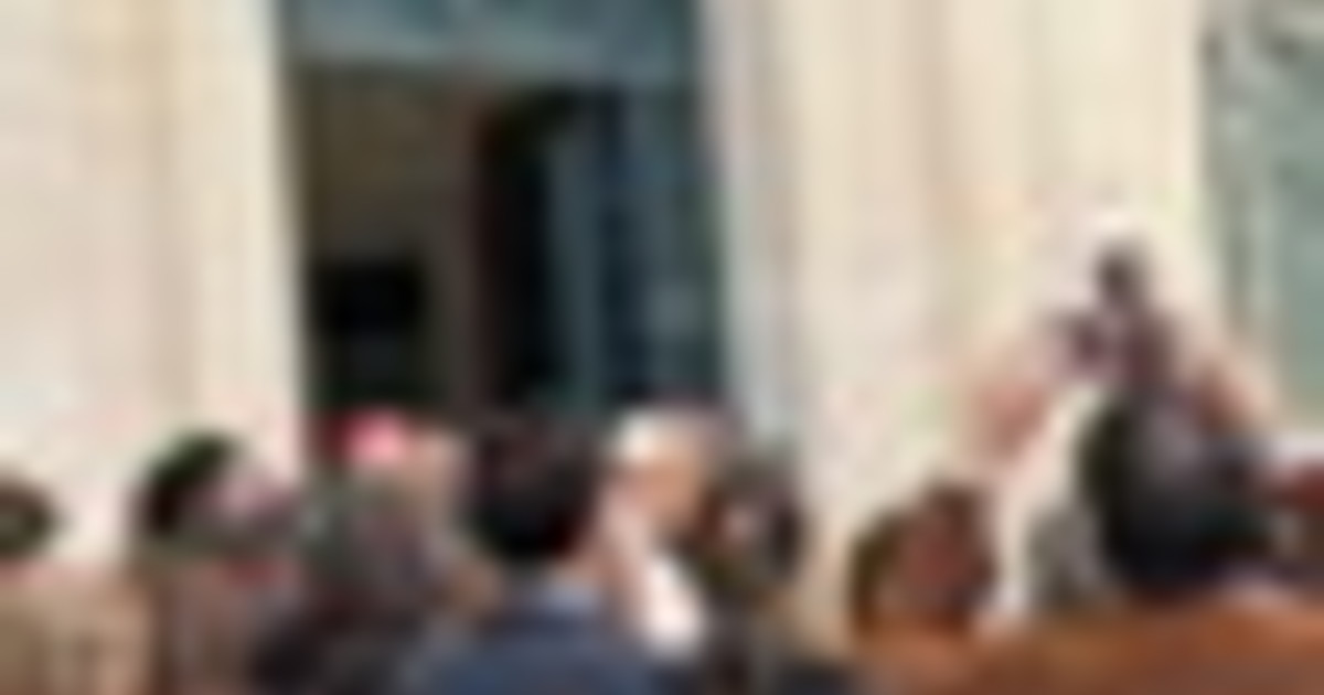 Papa XIV in visita a sorpresa al Senato, è la sua prima volta