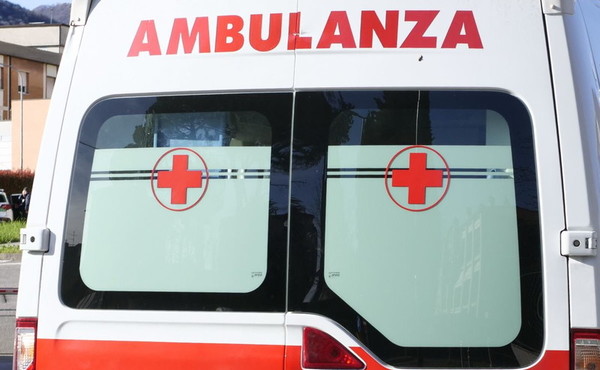 Spari da un'auto, 33enne ferita a Palermo