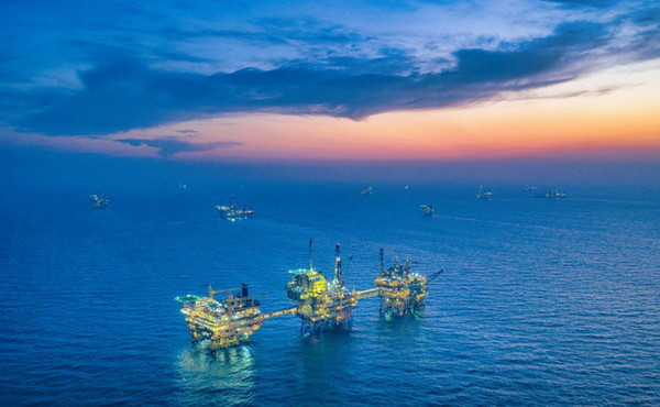 Cina, il più grande giacimento offshore registra una produzione record di petrolio e gas