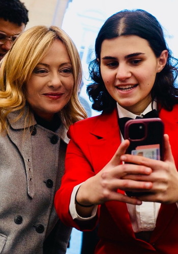 Il decreto Ucraina nell'ultimo cdm del 2025. Meloni: "Anno tosto. Il prossimo..."