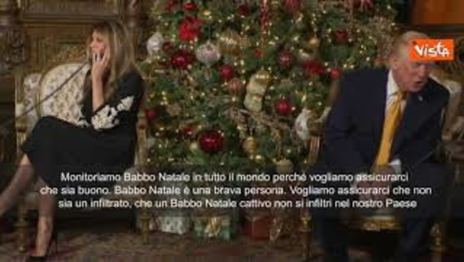 Trump al telefono con un bimbo: Tracciamo Babbo Natale per assicurarci che non sia infiltrato