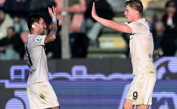 Il Napoli torna a vincere in trasferta, doppietta di Hojlund e Cremonese ko