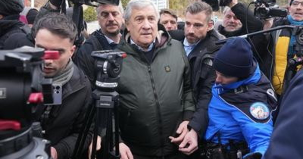Tajani a Crans Montana: "I feriti non identificati ora sono tre, ma sei italiani sono ancora dispersi"