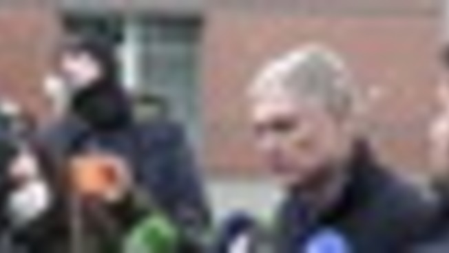 Crans-Montana, il padre di un italiano ferito: 'Sta male, ma è vivo'