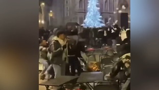 La mega-rissa degli stranieri a Firenze. Ma per la sinistra è stato il 