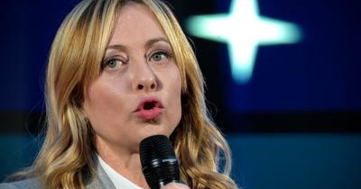 Meloni: "Intervento legittimo". Gasparri: "Non piangiamo per un regime comunista"