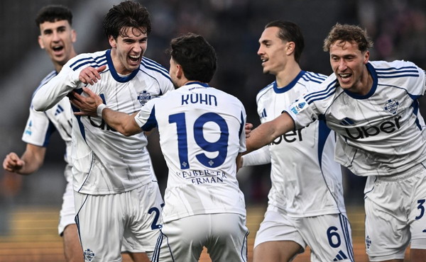 Il Como vince anche a Pisa e continua a sognare l'Europa