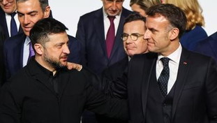 Ucraina, Macron valuta l'invio di 10 mila soldati: "Decider&agrave; il parlamento"