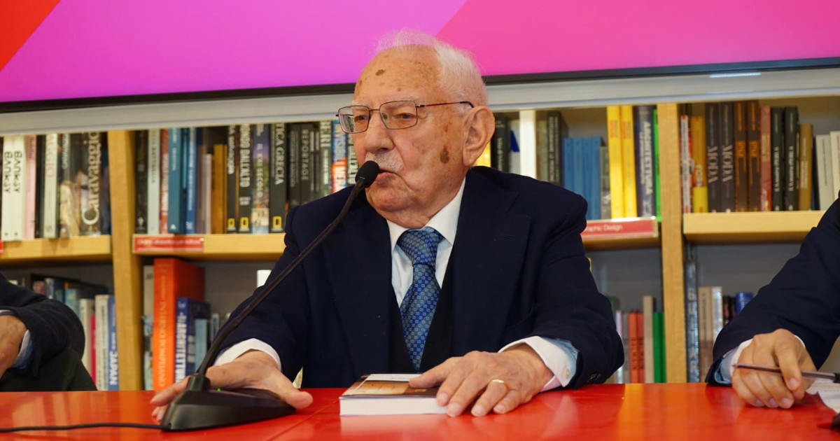 alla camera dei deputati il legal thriller di vitale sulle indagini di rasselli e l omicidio palmisano da Iltempo.it alla camera dei deputati il legal thriller di vitale sulle indagini di rasselli e l omicidio palmisano