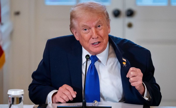 Iran, Trump ai manifestanti “Prendete le istituzioni, l'aiuto è in arrivo”