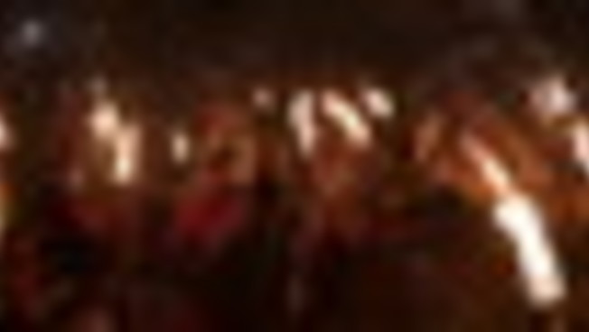 Maschere e campane per scacciare spiriti maligni al carnevale Kukeri