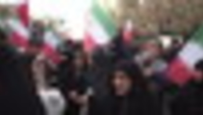 Iran, in migliaia ai funerali delle forze di sicurezza