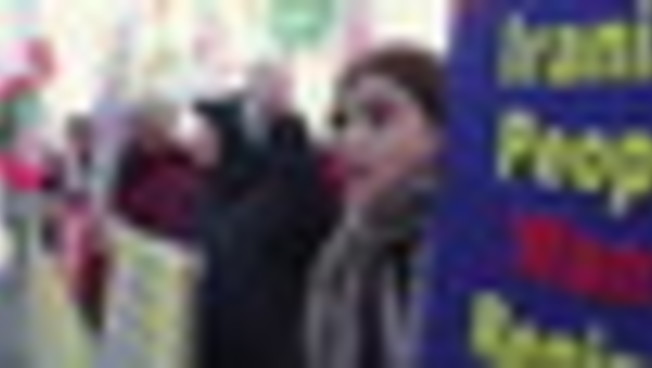 Iran, la manifestazione contro il regime di Teheran a Londra