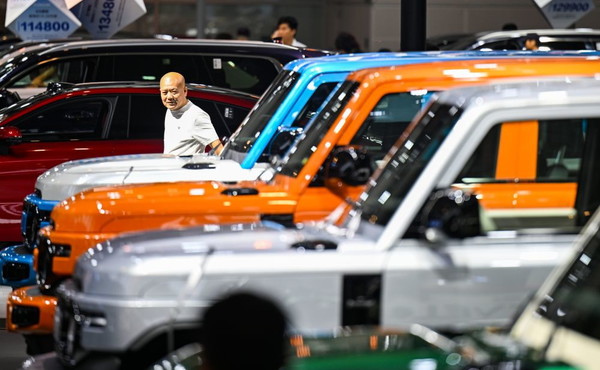 Cina, produzione e vendita di auto ai massimi storici nel 2025