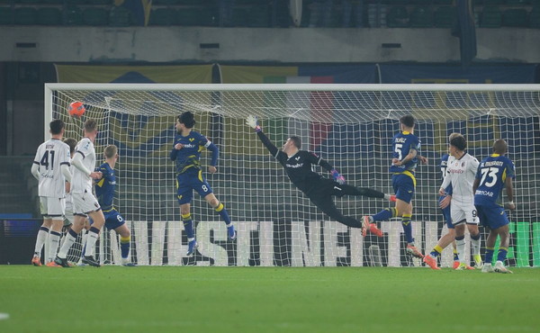 Orban illude il Verona, il Bologna rimonta e vince 2-3