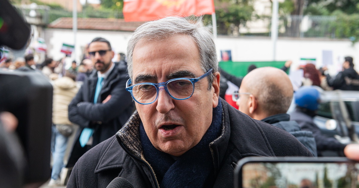 Groenlandia, Gasparri asfalta Conte: "Giuseppi confonde sua storia con quella altrui"