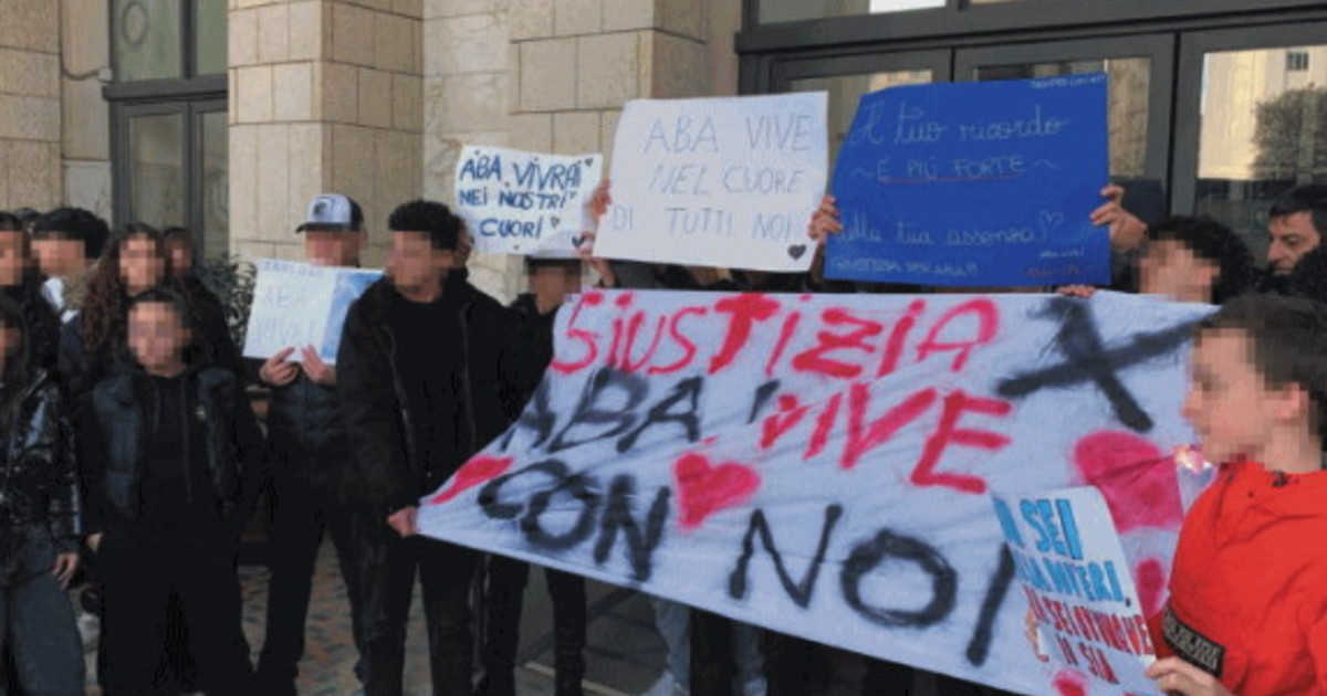 Liceale ucciso dal compagno, la rabbia degli studenti: Vogliamo giustizia