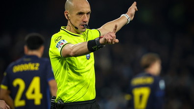 Lazio-Como, la moviola di Calvarese: Taylor-Caqueret, è rigore