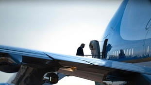 Dopo il guasto all'Air Force One Trump vuole volare col jet donato dal Qatar