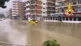 Catanzaro sotto l&rsquo;acqua: le immagini impressionanti dopo il ciclone Harry | <span style=color: rgb(153, 0, 0);>VIDEO</span>