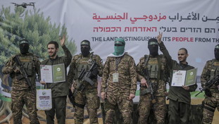 C'è l'accordo Hamas-Usa: pronta la consegna di armi e mappe dei tunnel. Lo scambio