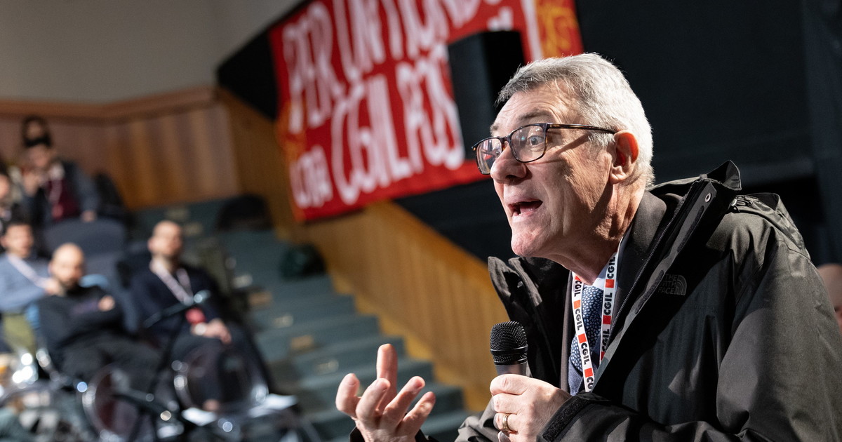 Landini fa un comizio e “benedice” lo Spin Time. Poi attacca governo e riforma della giustizia Landini fa un comizio e “benedice” lo Spin Time. Poi attacca governo e riforma della giustizia