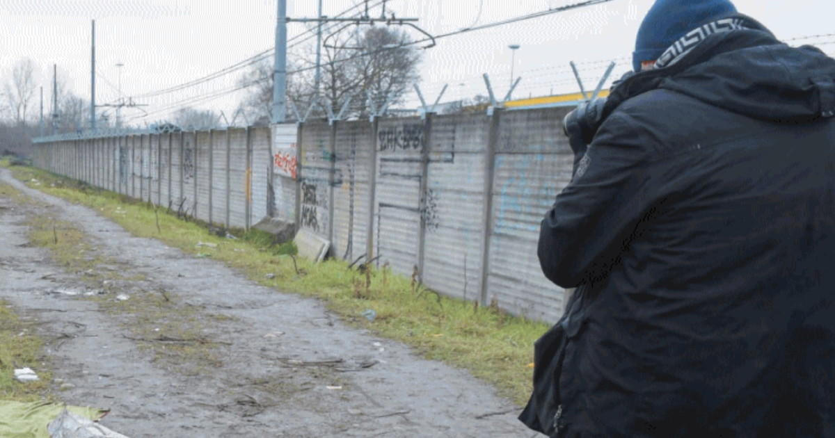 Chi era "Zak" il clandestino pusher ucciso. Indagato il poliziotto: "Volevo rincorrerlo" Chi era "Zak" il clandestino pusher ucciso. Indagato il poliziotto: "Volevo rincorrerlo"