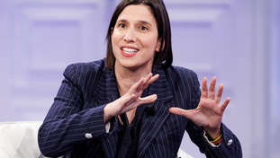 Elly la “sciacalla” dimentica l'Emilia. E nel Pd si respira un'aria di scissione