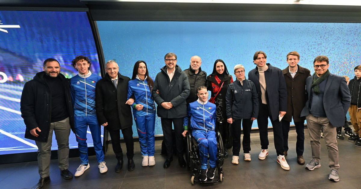roma celebra l atletica paralimpica 600 pensiline atac diventano una galleria urbana da Iltempo.it roma celebra l atletica paralimpica 600 pensiline atac diventano una galleria urbana