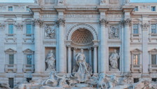 Fontana di Trevi: da oggi i turisti pagano due euro. I romani entrano gratis