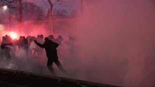 La sinistra si spacca dopo le violenze a Torino. "Basta ambiguit&agrave;", stoccata a Avs
