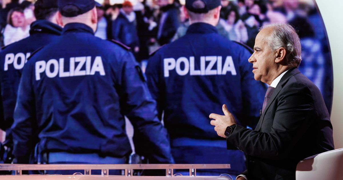 piantedosi 232 una furia a torino chiara matrice eversiva i 8216pacifici hanno coperto i violenti