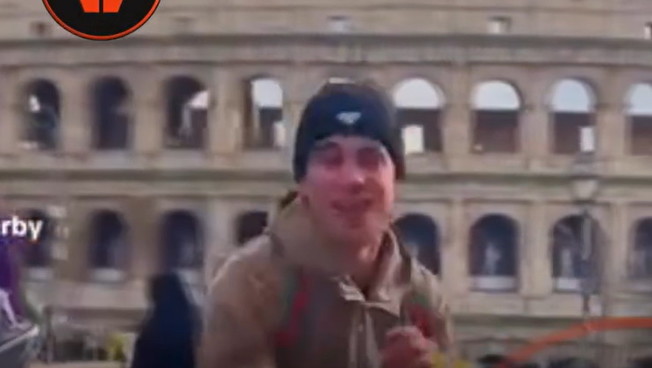 Maranza padroni al Colosseo. L'ultimo sfregio con la 'danza del coltello'