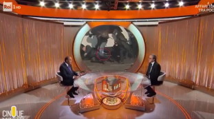 "Siete conniventi", a Cinque minuti &egrave; scontro Vespa-Bonelli. Cos'&egrave; successo