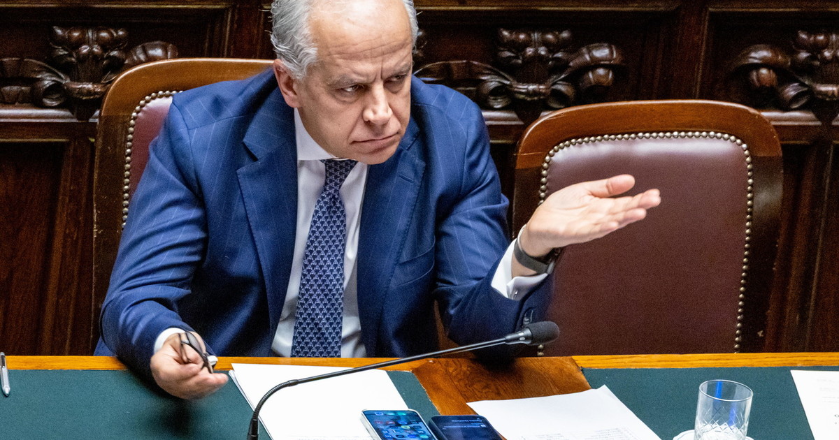 "Corteo era resa dei conti con lo Stato". Piantedosi inchioda gli antagonisti