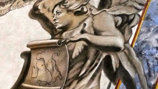 Già coperto l'angelo con il volto di Meloni. “Non si poteva andare avanti così”, i motivi