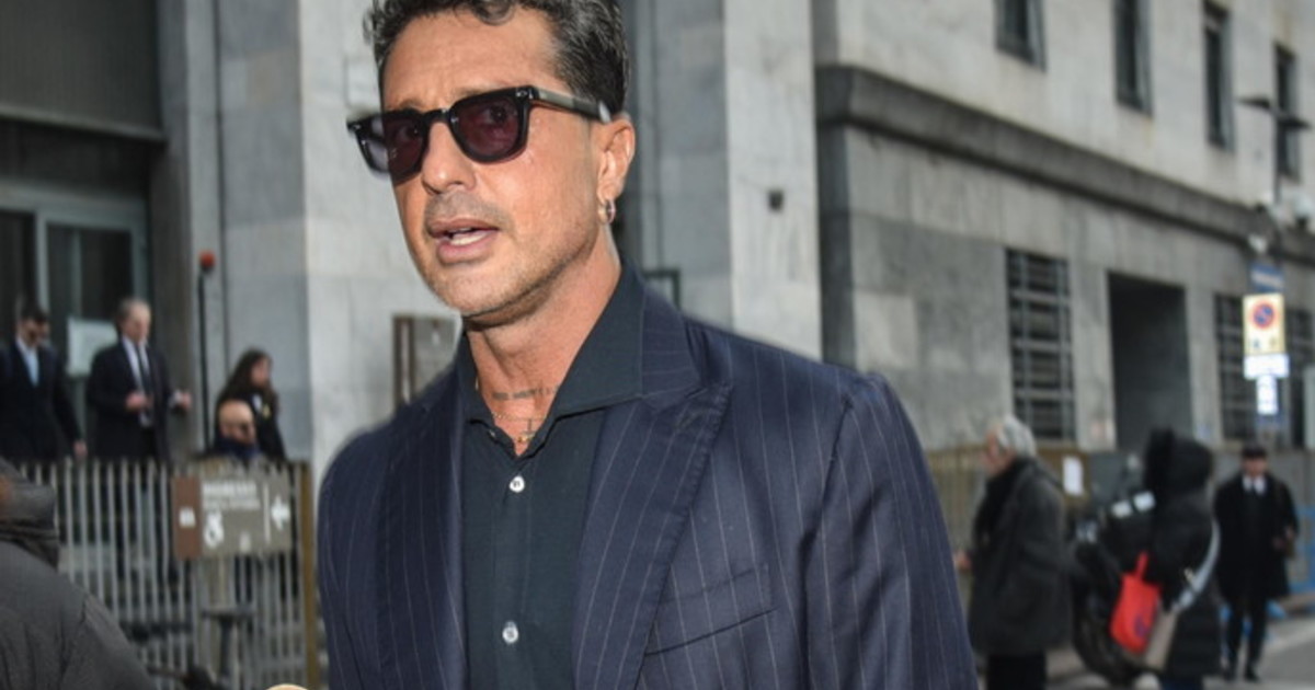 Mediaset fa causa a Corona per 160 milioni. Citato anche da De Filippi e Scotti