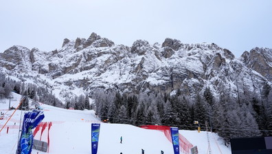 A Cortina è tutto pronto per la cerimonia inaugurale delle Olimpiadi | GUARDA