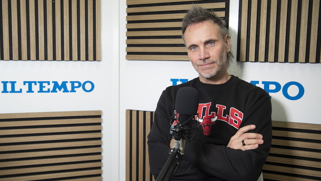 La nuova vita di Nek: 'In televisione mi sento come un papà'