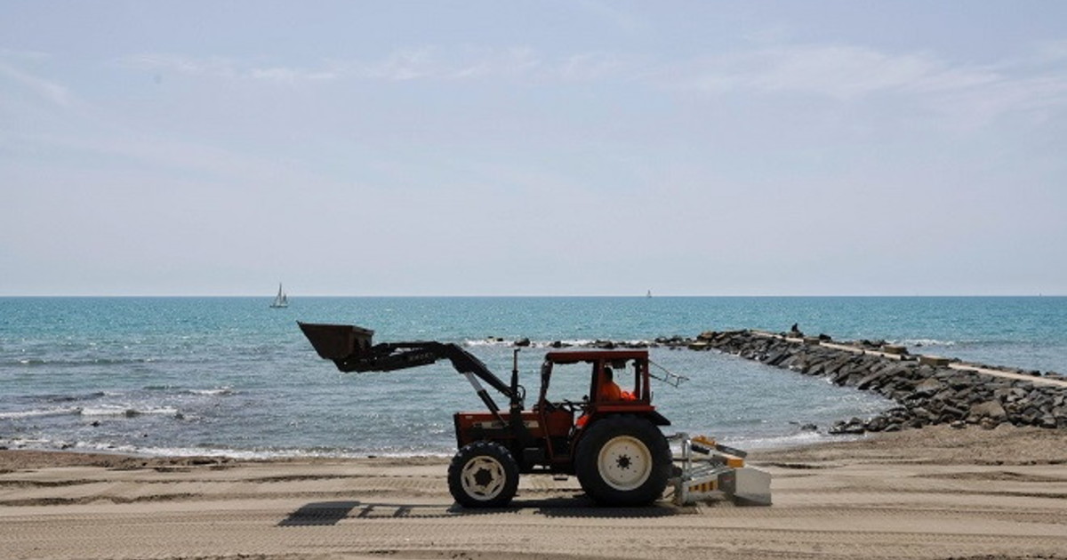 Ostia, l'ultimatum del Comune: "Sgomberare diciotto lidi"