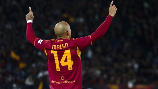Super Malen, la Roma batte il Cagliari e aggancia il quarto posto