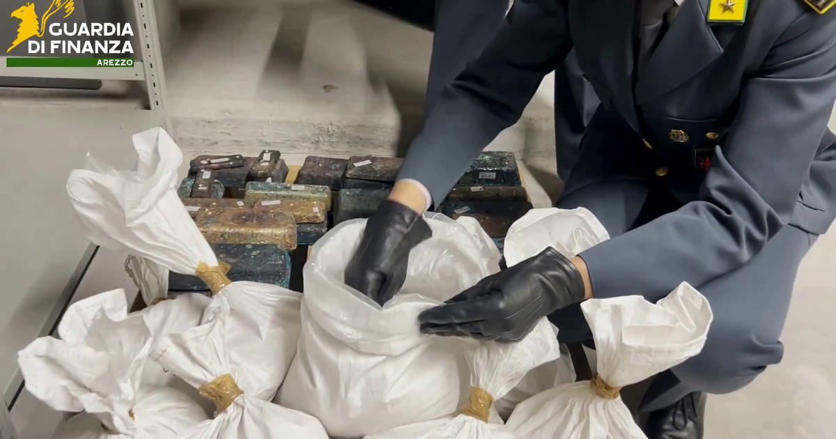 Frode fiscale nel commercio di argento, sequestrati beni per 15,7 mln di euro