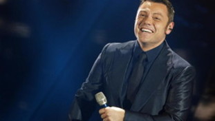Sanremo, Tiziano Ferro è il super ospite della prima serata. Il colpaccio di Carlo Conti