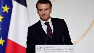 Parigi spinge per gli eurobond. La Germania boccia la linea Macron