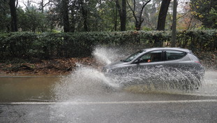 Nuova perturbazione e aria più fredda: dove piove e dove nevica a San Valentino