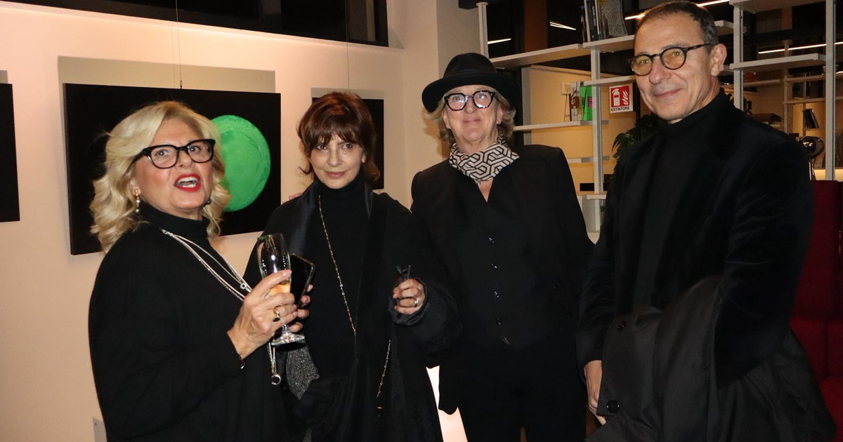 altrove il dialogo tra materia e visione allo spazio merlo da Iltempo.it altrove il dialogo tra materia e visione allo spazio merlo