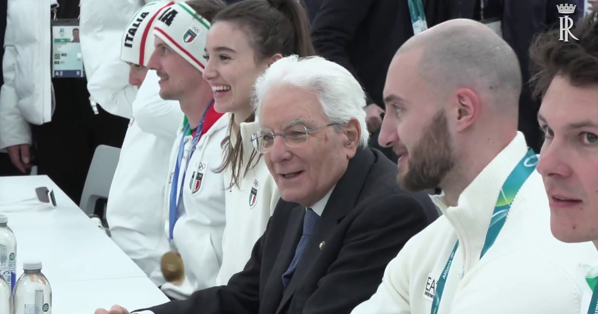 Mattarella a pranzo con gli atleti al villaggio olimpico di Cortina