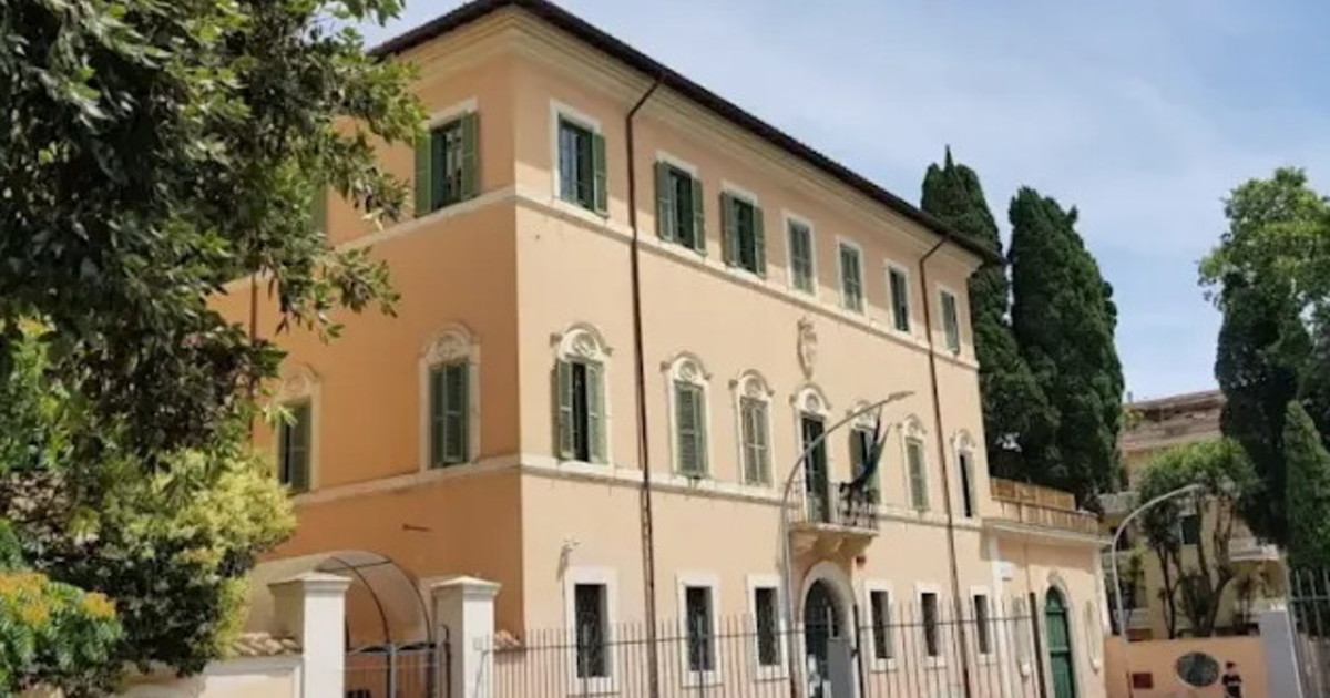 Roma, panico a Monteverde: si finge baby-sitter e tenta di rapire una bambina. Cos'è successo