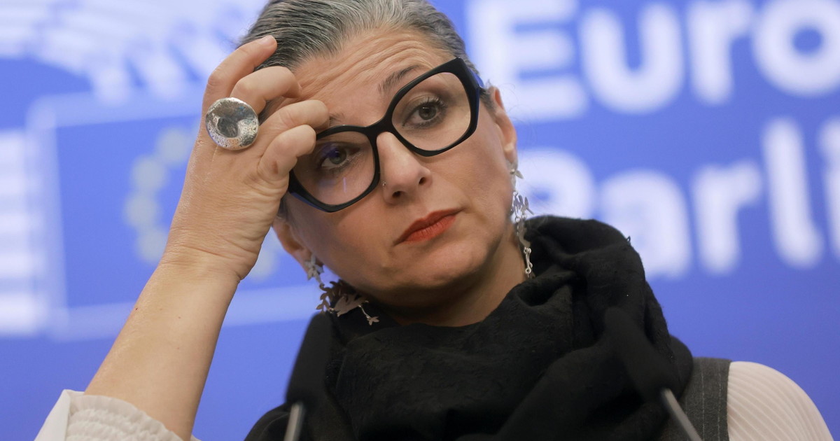 "Dimissioni", Fratelli di Italia lancia la petizione per richiedere le dimissioni di Albanese