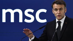 Ucraina, Macron: L'Europa deve essere presente ai negoziati per la pace